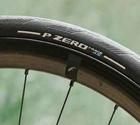 P ZERO™ Race 4S Road
